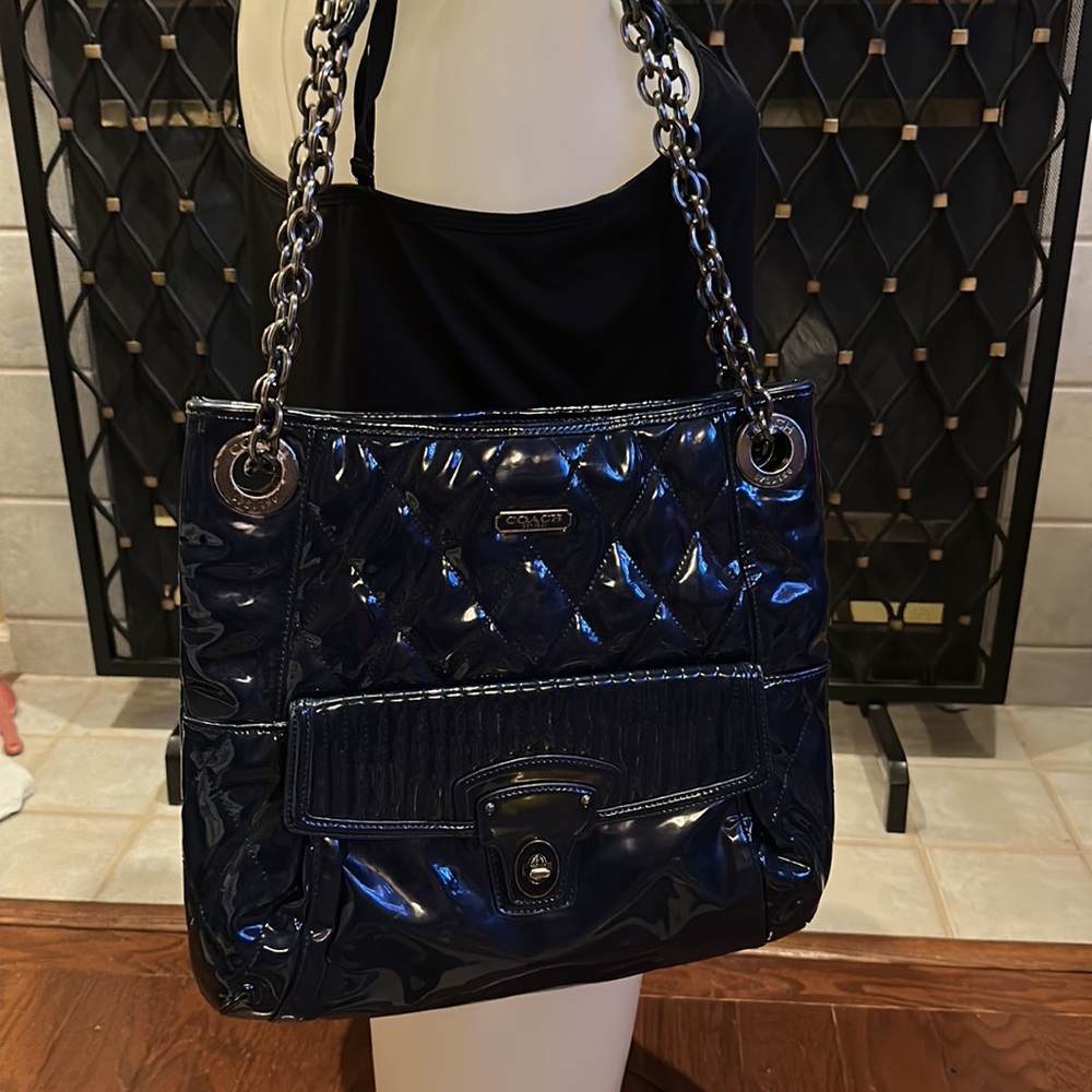 Coach poppy liquid glass navy two way - Picture 13 of 17
